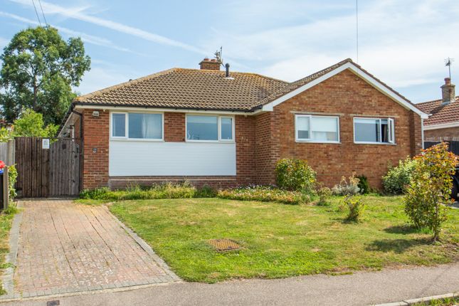 2 bed property, in Woodrow Chase, £285,000