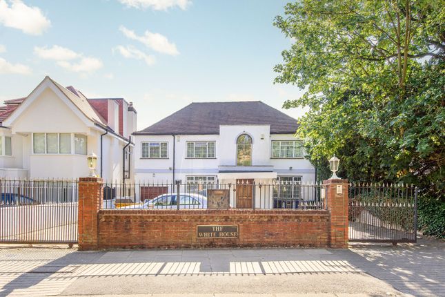 5 bed property, in Tenterden Grove, £2,500,000
