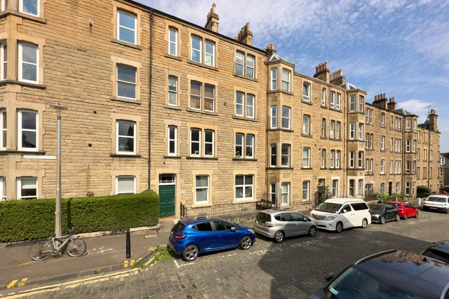 2 bed property, in 13, £275,000