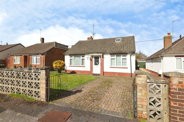 2 bed property, in Beacon Close, £280,000