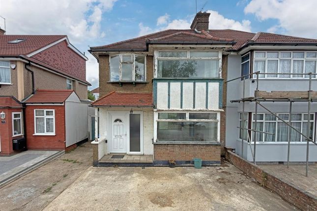 3 bed property, in Holmstall Avenue, £390,000