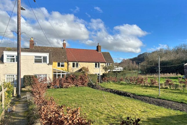 3 bed property, in Chapel Lane, £235,000
