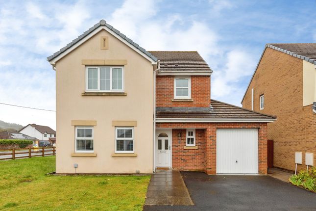 4 bed property, in Cwrt Lando, £325,000
