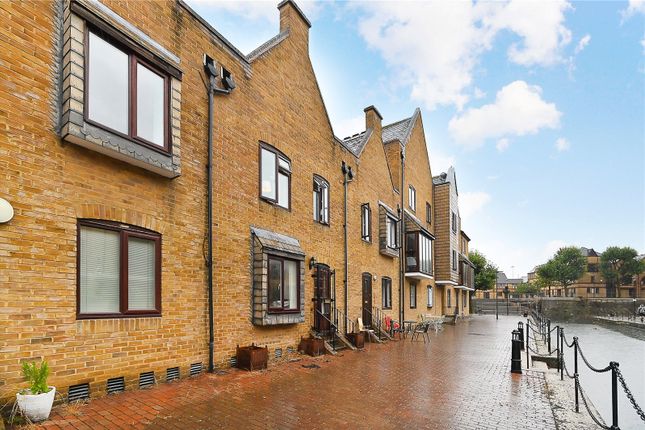 3 bed property, in Waterman Way, £950,000