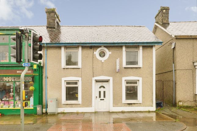 3 bed property, in Church Street, £75,000