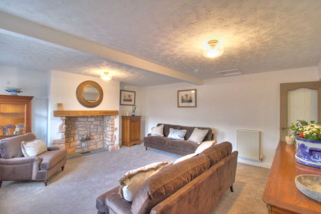 4 bed property, in Low Humbelton, £400,000