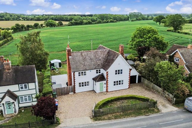 4 bed property, in Lavender Cottages, £750,000