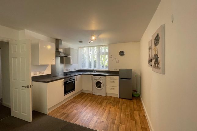 2 bed property, in Vivian Avenue, £90,000