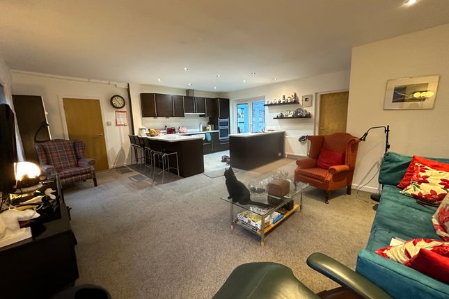 2 bed property, in Clough Street, £420,000