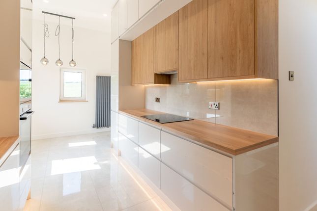 5 bed property, in Cluny, £500,000