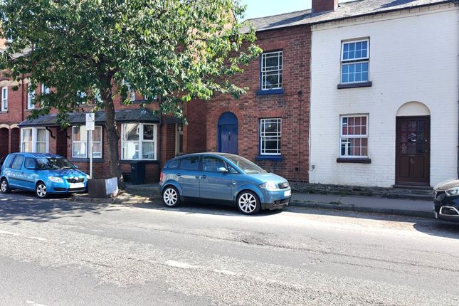 2 bed property, in Etnam Street, £130,000