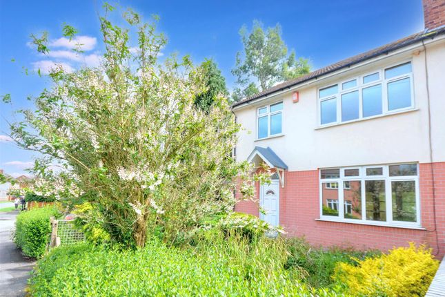 3 bed property, in Meadow Road, £140,000