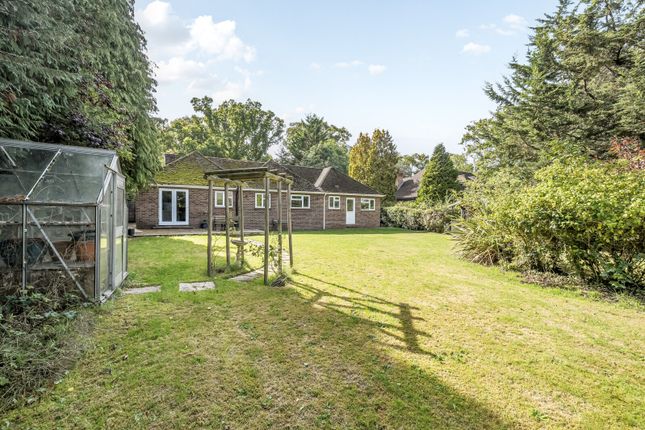 3 bed property, in Aldworth Road, £725,000