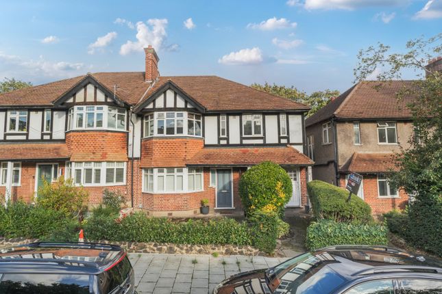 3 bed property, in Woodleigh Gardens, £500,000