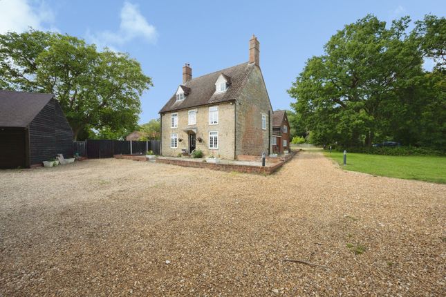 7 bed property, in Rushden Road, £850,000