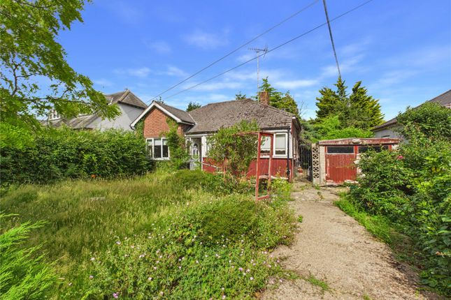 2 bed property, in Mersea Road, £250,000