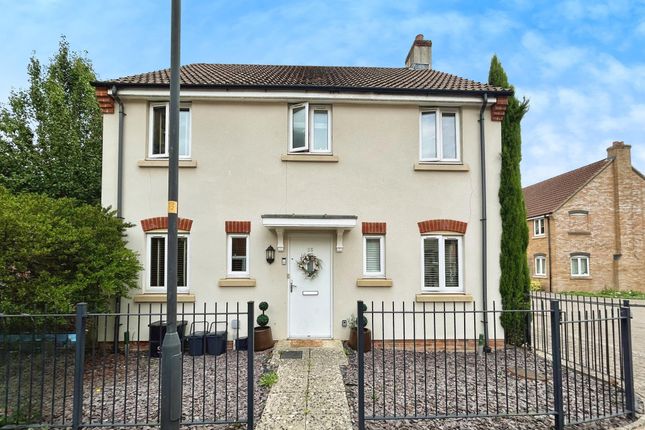 4 bed property, in Piernik Close, £400,000