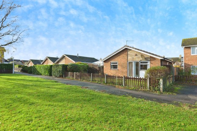 2 bed property, in Mowbray Crescent, £345,000