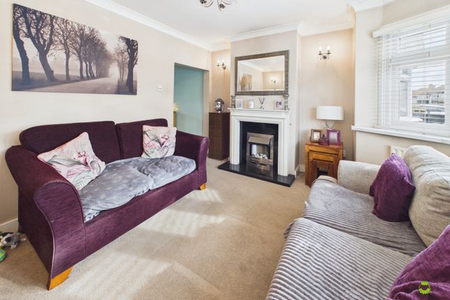 3 bed property, in Swanley Road, £450,000