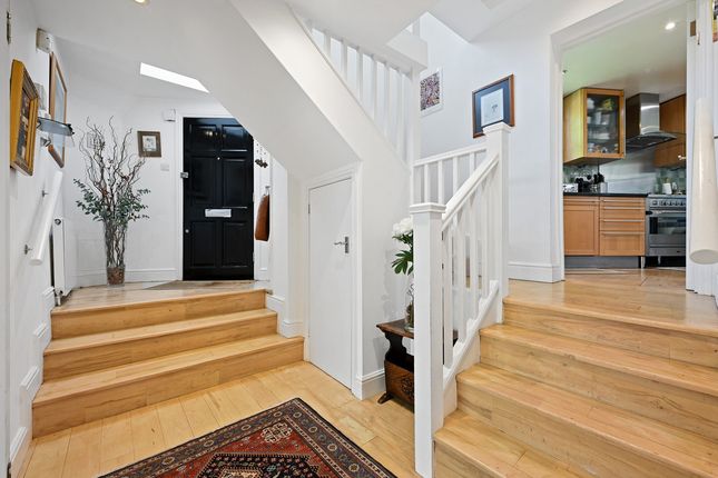 3 bed property, in Green Lane, £750,000