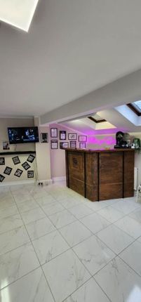 Studio, in James, £30,000