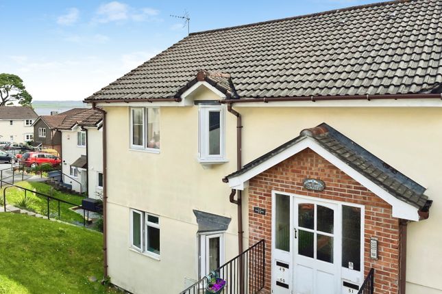 2 bed property, in Biscombe Gardens, £125,000