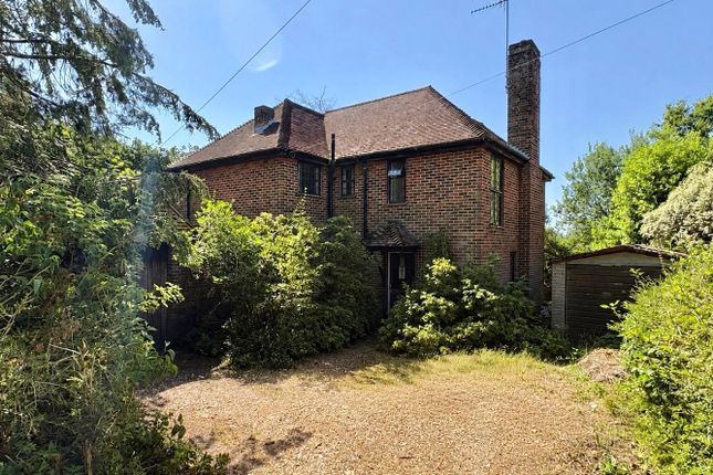 4 bed property, in Hillside Road, £650,000