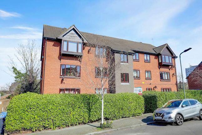 2 bed property, in Melvin Road, £255,000