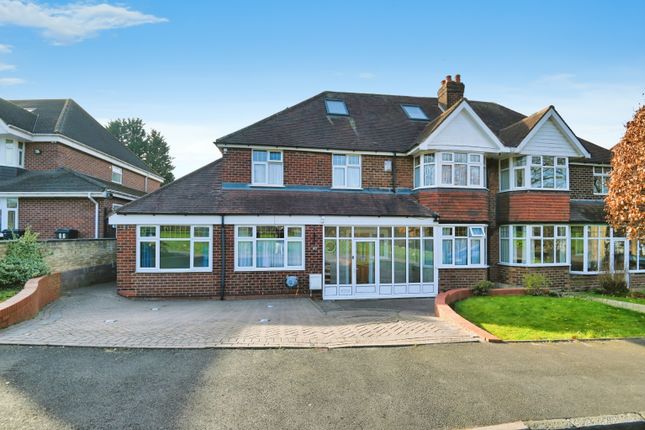 7 bed property, in Hodge Hill Common, £725,000