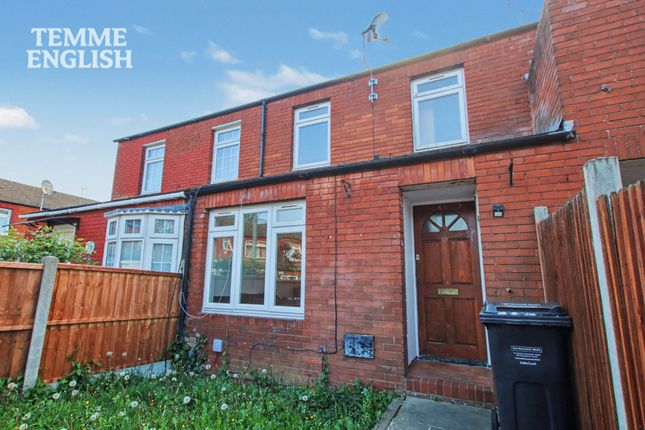 3 bed property, in Frettons, £274,400