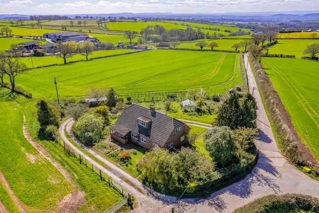 4 bed property, in Pencombe, £525,000