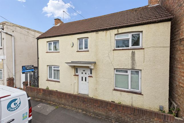 4 bed property, in East Avenue, £550,000