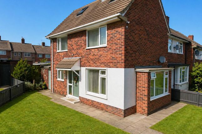 2 bed property, in Hardwick Road, £110,000