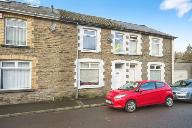 3 bed property, in Abertillery Road, £120,000