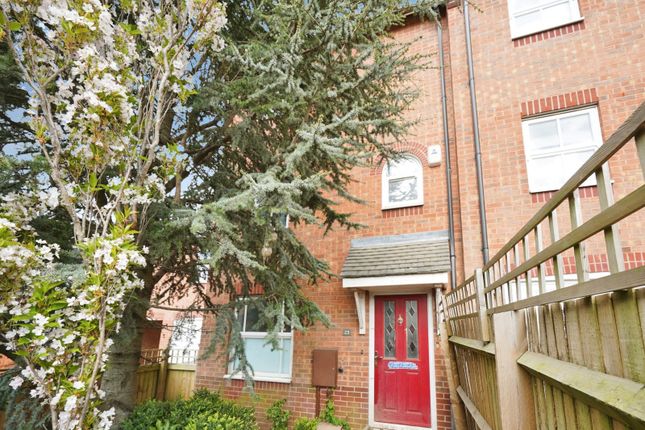3 bed property, in Flannagan Way, £175,000