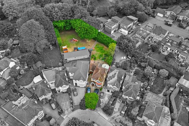 3 bed property, in Ashview Gardens, £675,000