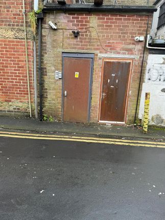 5 bed property, in Middle Street, £80,000