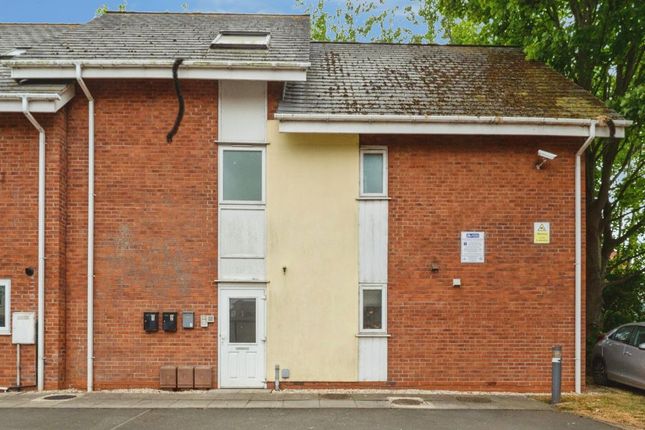 2 bed property, in Alexandra Wharf, £79,950