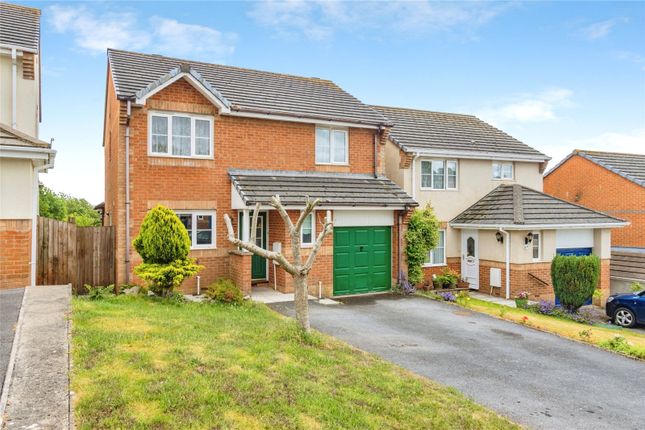 4 bed property, in Lutyens Drive, £300,000