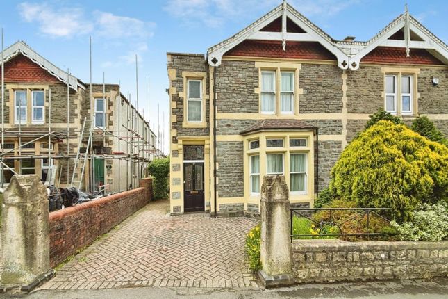 3 bed property, in Priory Road, £535,000