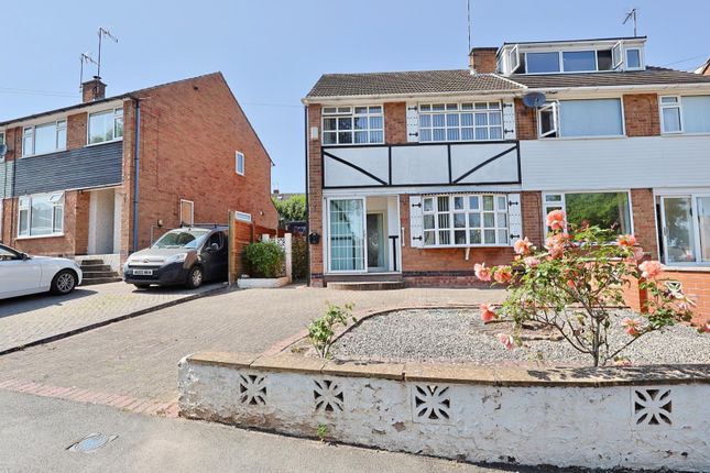 3 bed property, in Alderminster Road, £250,000