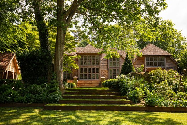 5 bed property, in Balfour Gardens, £2,400,000