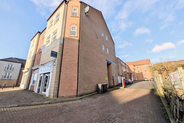2 bed property, in Beechwood Road, £122,000