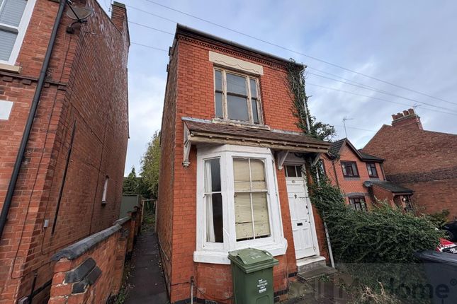 2 bed property, in Forest Gate, £175,000