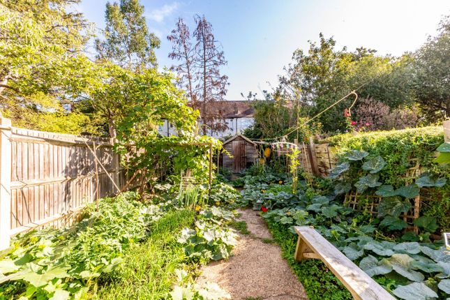 3 bed property, in Consfield Avenue, £625,000