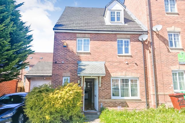 1 bed property, in Saddlecote Close, £325,000