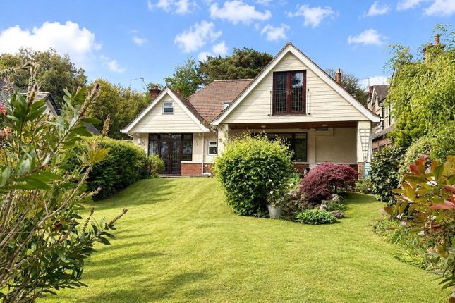 4 bed property, in Queens Park West Drive, £700,000