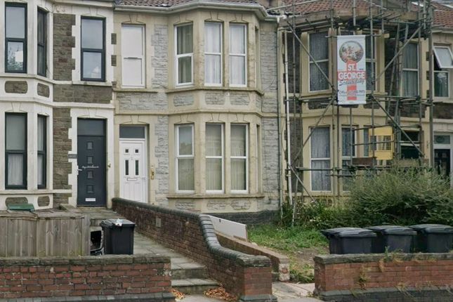 Studio, in Fishponds Road, £295,000