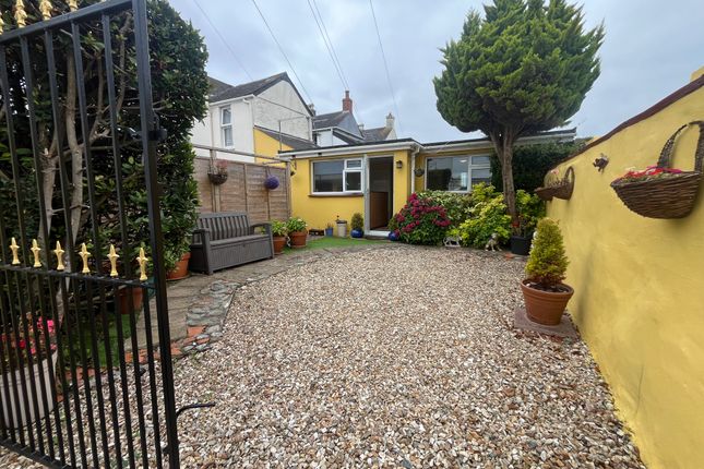 1 bed property, in Marlborough Road, £215,000