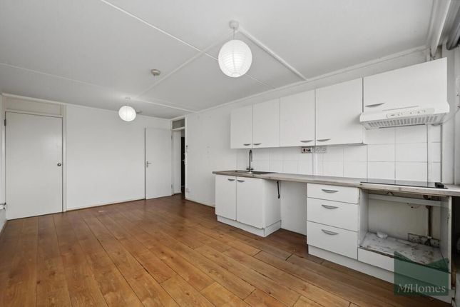 3 bed property, in Gloucester Road, £170,000